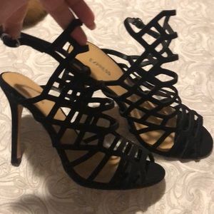 👠 black high heels